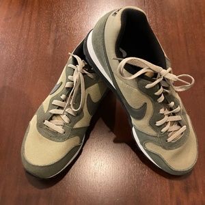 Nike Men's MD Runner 2 Khaki/Olive 11.5